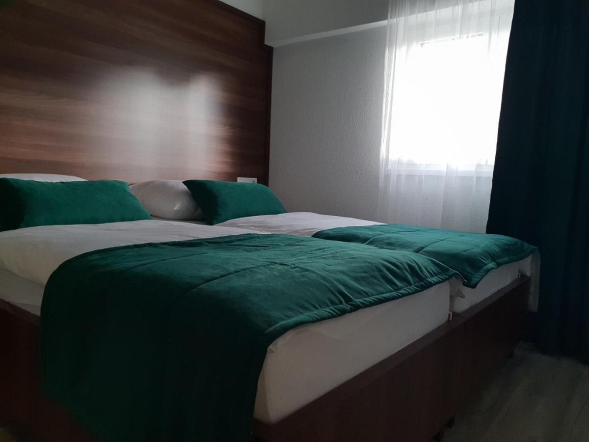 Apartments And Rooms Villa Majestic Bihac Luaran gambar