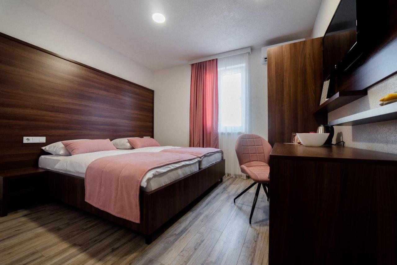 Apartments And Rooms Villa Majestic Bihac Luaran gambar